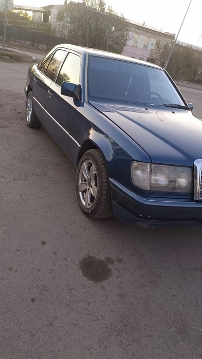 Продаю Мерседес 124