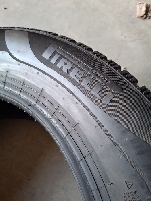 4 Anvelope de iarnă 205 65 R17 Pirelli
