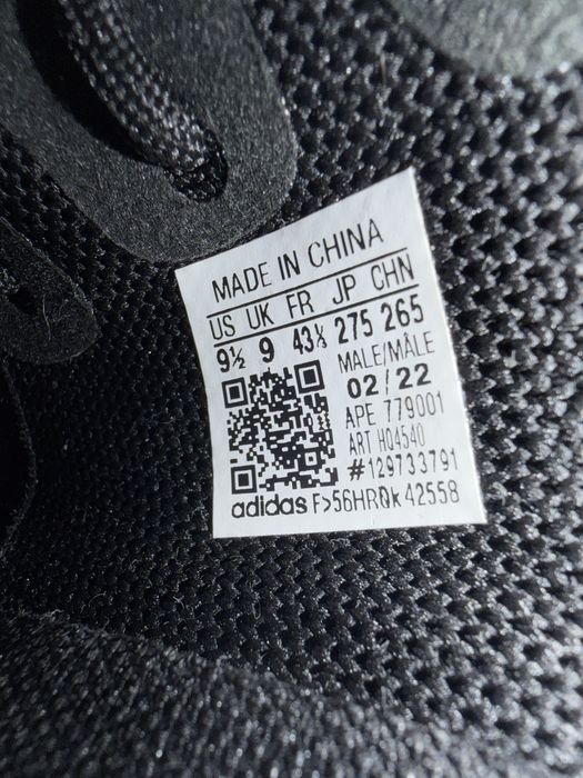 yeezy 350v2 black reflective