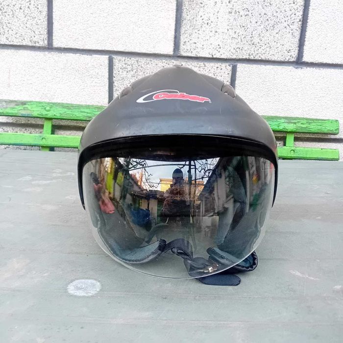 Каска да скутер.