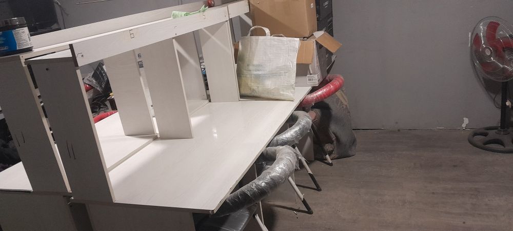 Продается кампютеры ,стол  аксесуары