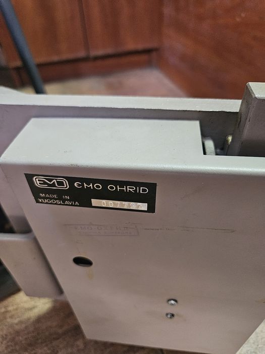 Сейф метална каса