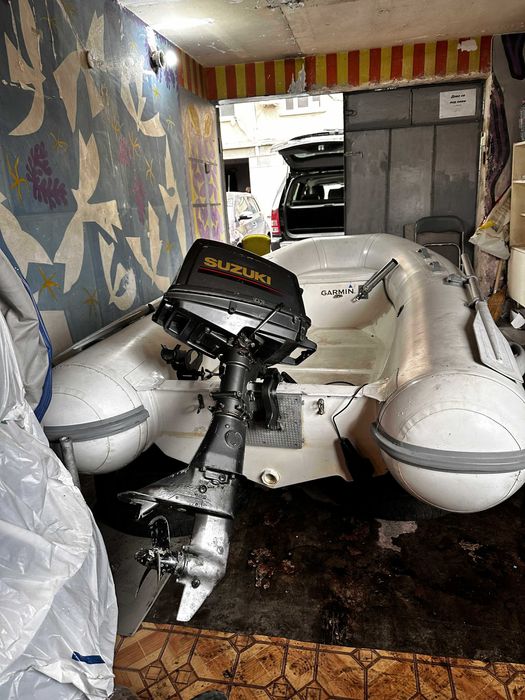 Лодка риб с мотор