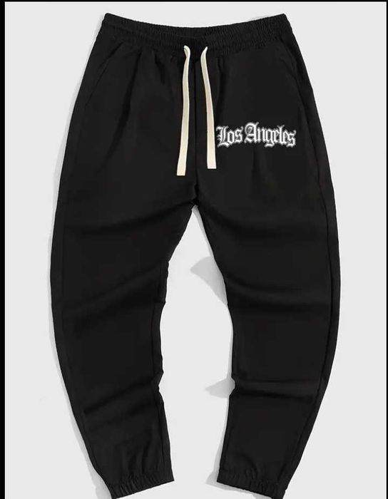 Vand pantaloni pentru barbati