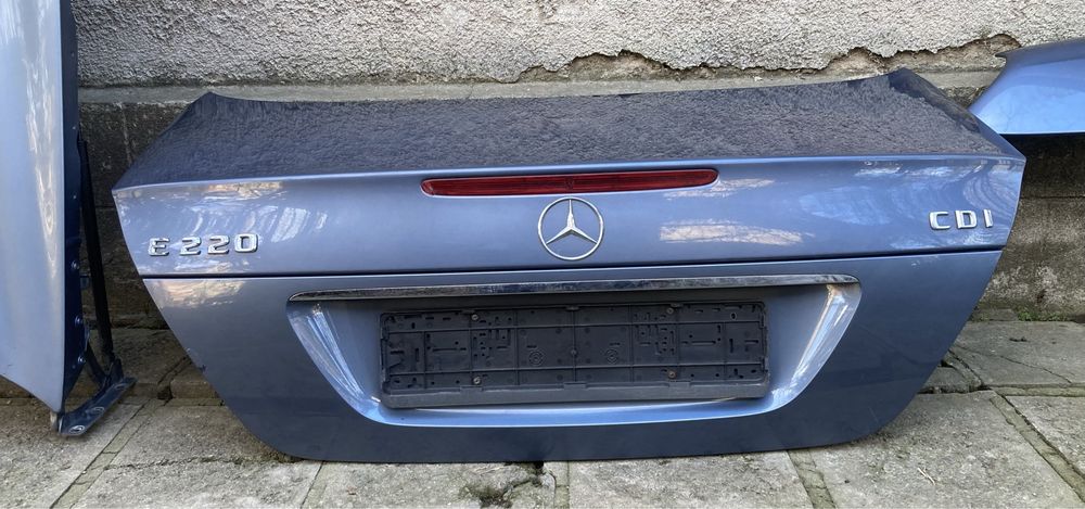 Заден Капак W211 Mercedes Багажник