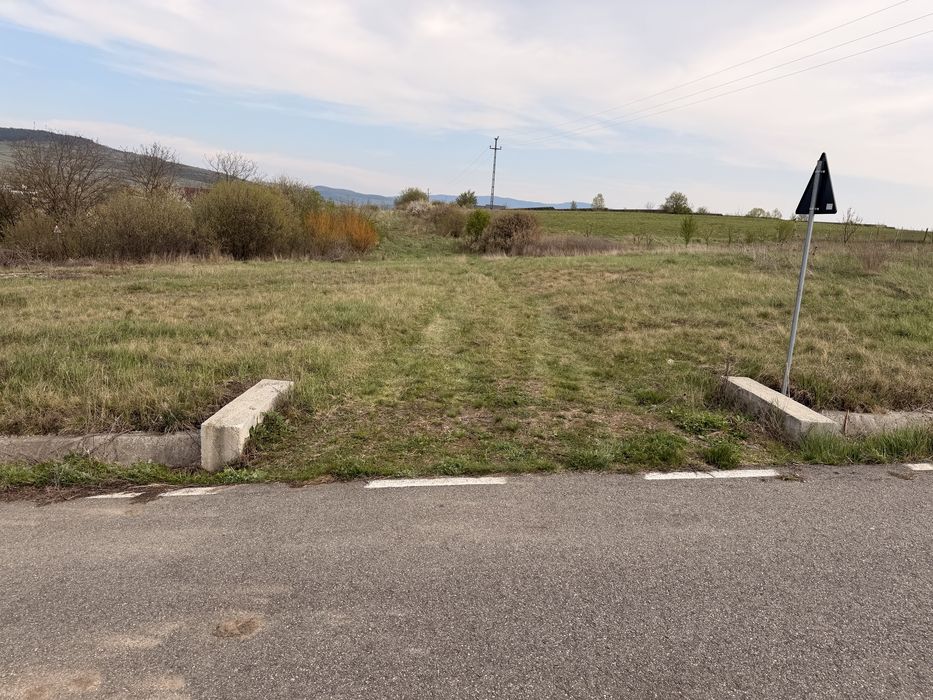 Teren intravilan dublu front stradal