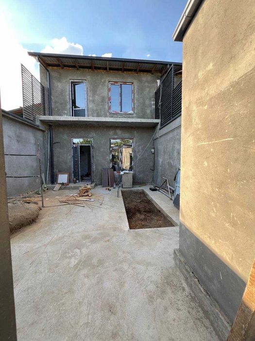 продам новый евро участок  метро чкалова  2 этажный 5 комнат