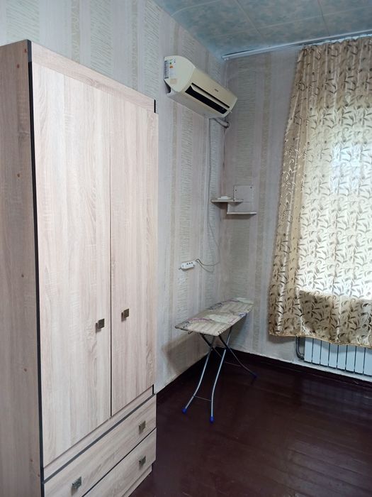 Сдам на длительный срок. Район площадь.