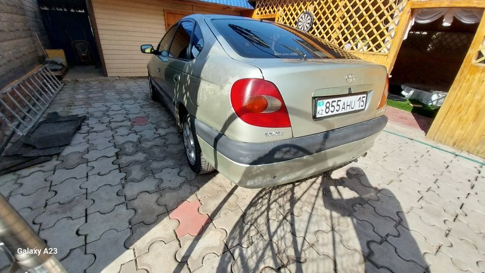 Продам авенсис 1998г.