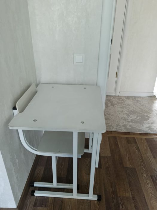 Стол со стульчиком