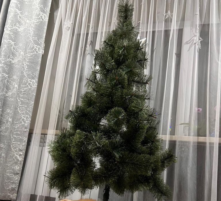 Продам елку  высота 150 см