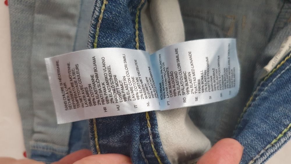 2 Pantaloni scurti XS (H&M, Kik)