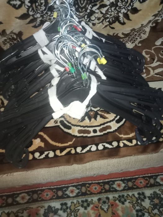 Вешалки продам состояние хорошее