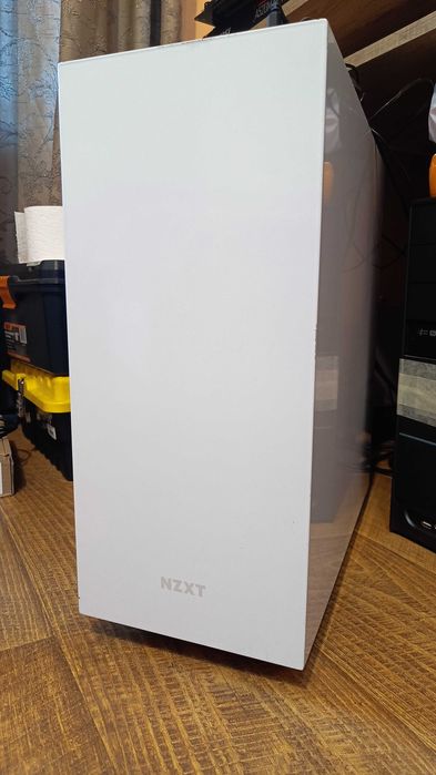 Геймърски компютър (i5-7600K, ASUS Z270 MkII, RX 470 8GB, 240GB SSD)