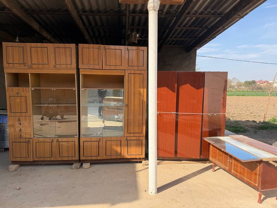 Катта шкаф ойналари билан