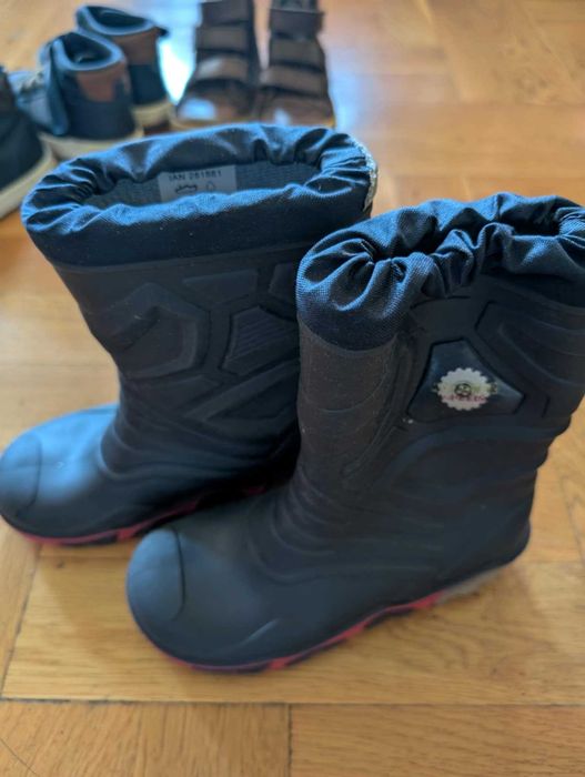 Детски боти и ботуши