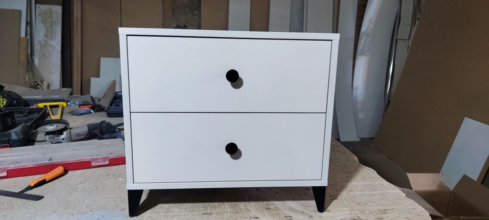 Тумбочка прикроватная