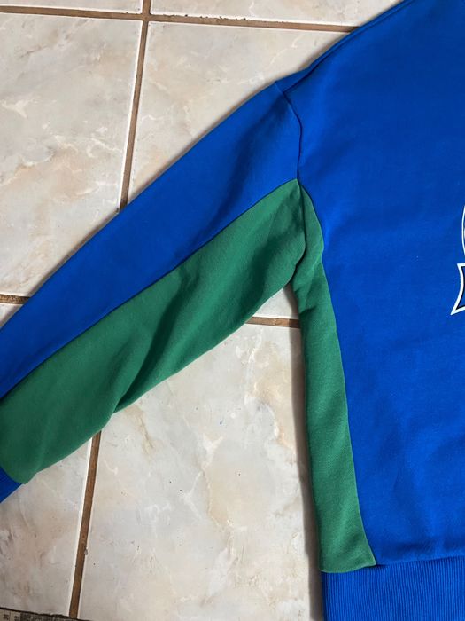 Детска синя тениска.