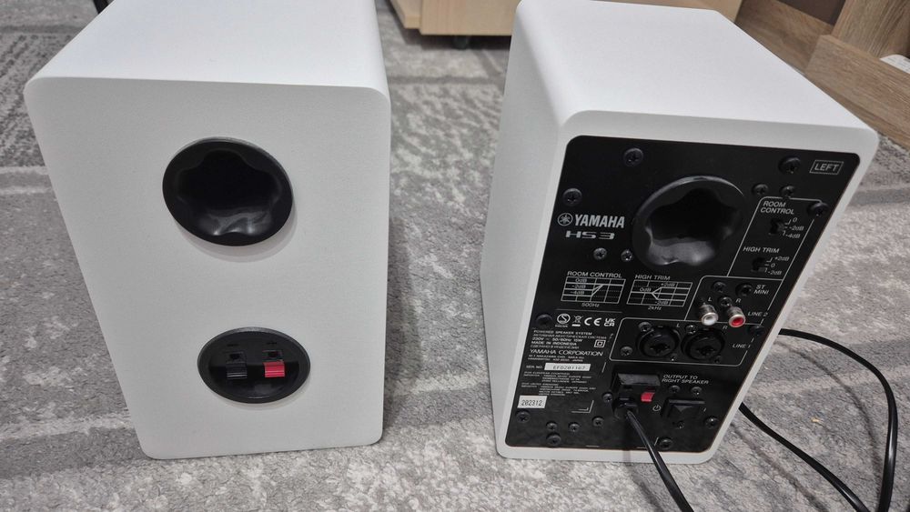Boxe studio Yamaha HS3
