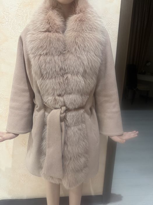 Пальто Renata Collection с натуральным мехом песца
