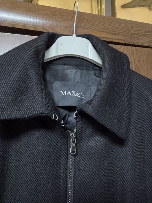 Max&Co. – Pardesiu 100% lână, elegant

Pardesiu negru clasic, foarte e