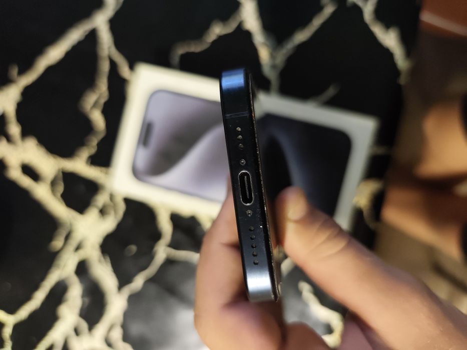 Продам iPhone 15 pro 256