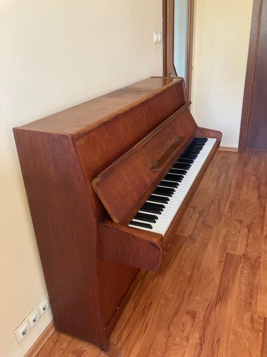 Пиано Rösler + подарък столче