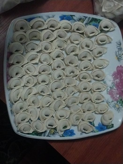 Пельмен, бауырсақ, қаттама нан, бесбармақ қамырын жаямыз.