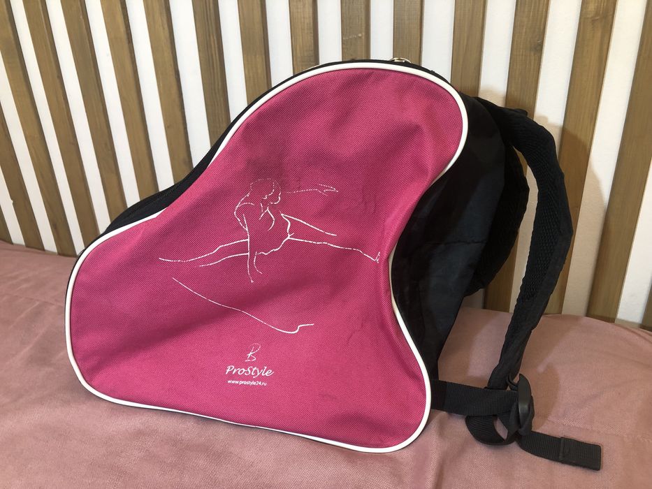 Сумка-рюкзак для коньков.