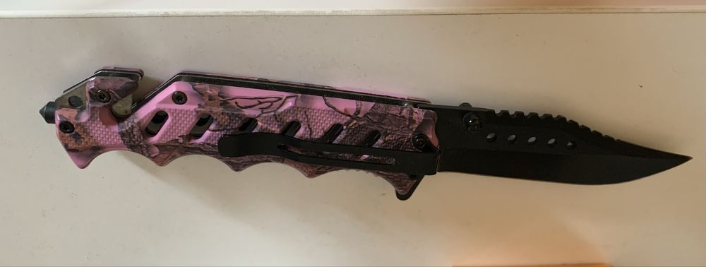 Cuțit pentru drumeții.