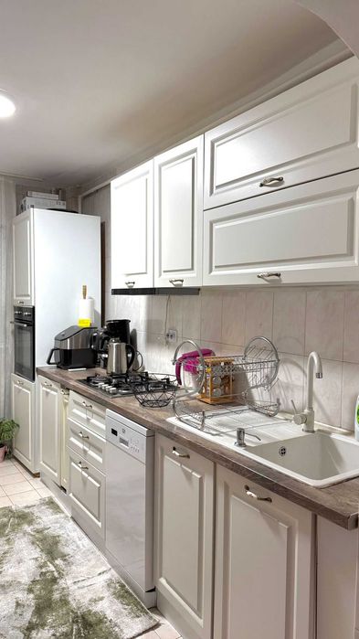 Schimb apartament 3 camere decomandat cu casa plus diferenta