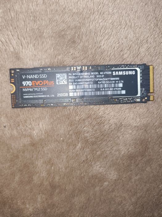 SAMSUNG SSD 970 EVO Plus 250GB M.2 NVMe Internal Hard Drive