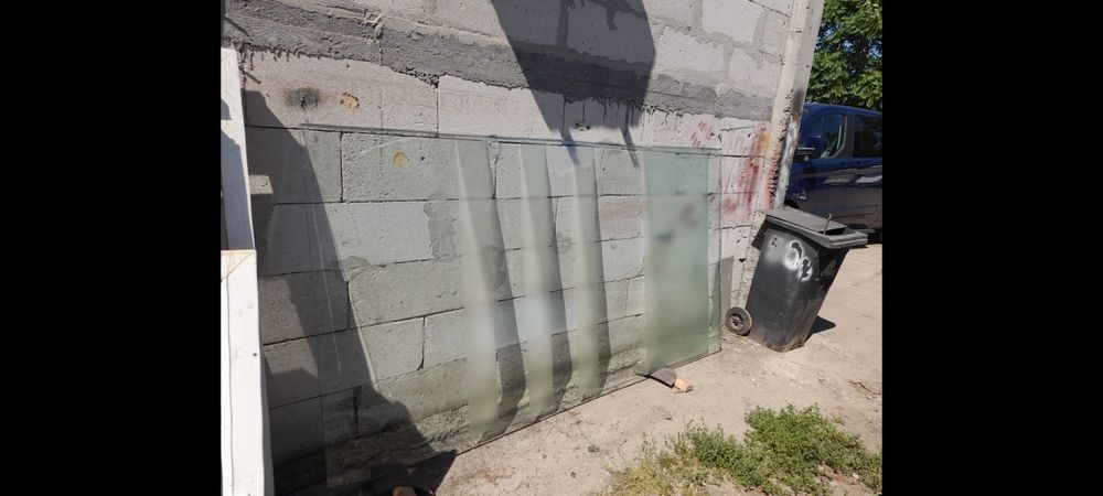 Geam și ușa din sticla securizata de 10mm