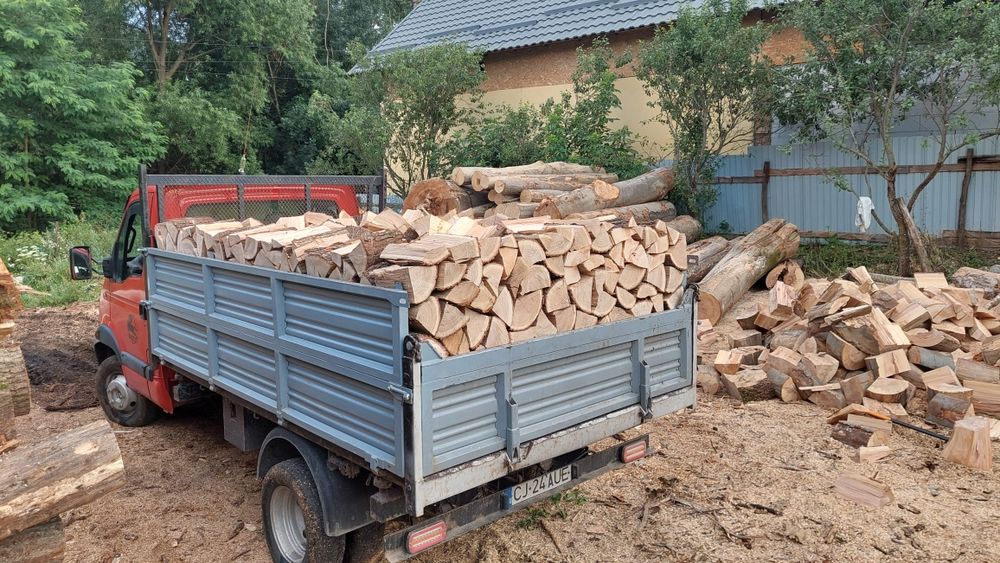 Lemn de foc taiat și crepat