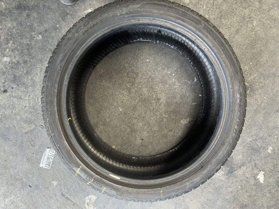 255/40/21 pirelli M+S