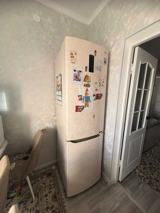 Продаю Холодильник LG