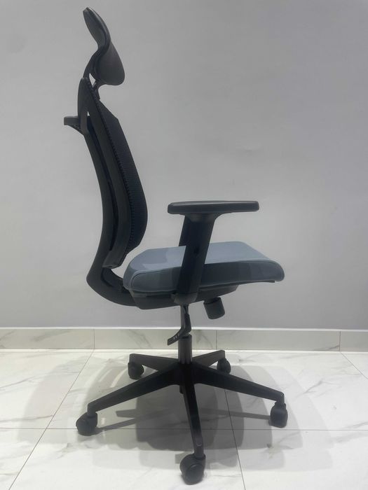 Офисное кресло модель Арано ARANO 6206A-2 серый