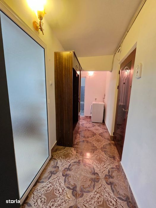 2 camere, decomandat, mobilat, utilat, zona Favorit, etaj intermediar