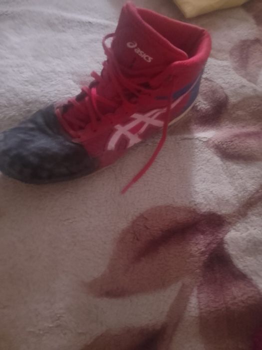 Продам обувь для борьбы