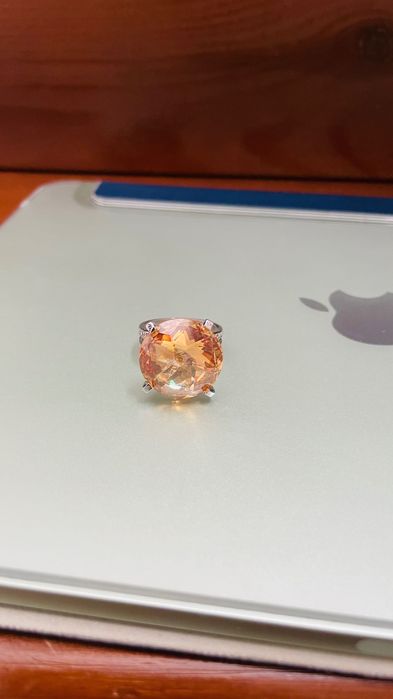 Серебрянное кольцо с крупным камнем