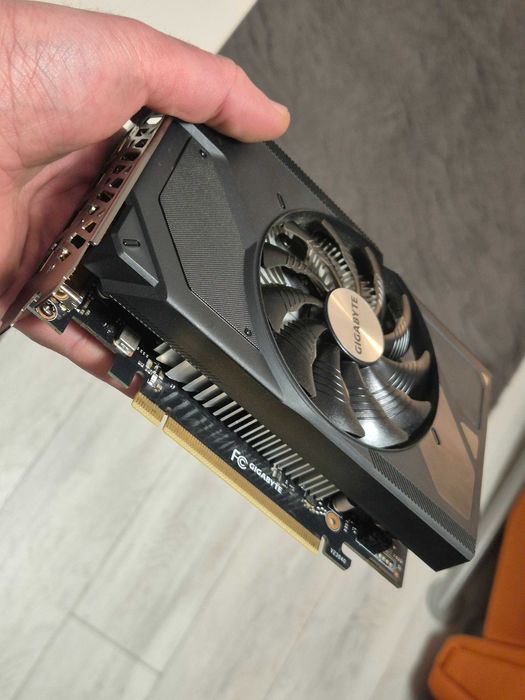 Placa Video Gigabyte RTX 4060 8 GB