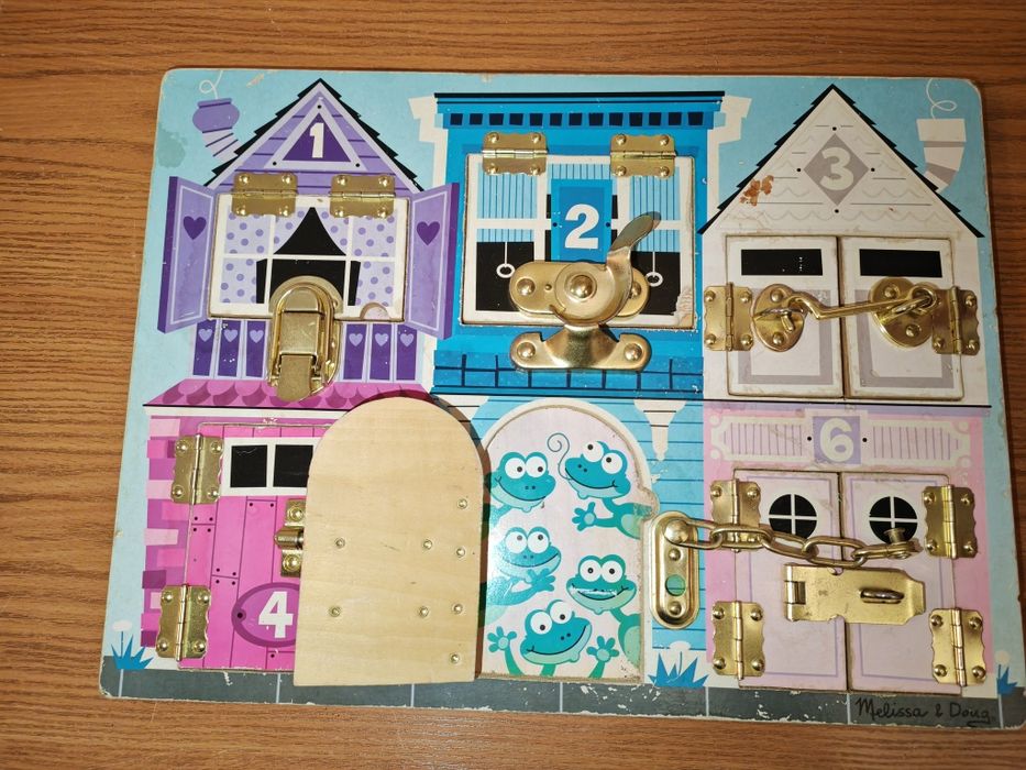 Развивающая игрушка для малышей