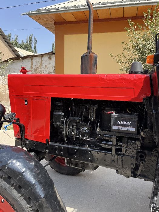 Traktor sotiladi Kopilket bartega ham bor faqat komplekt sotiladi