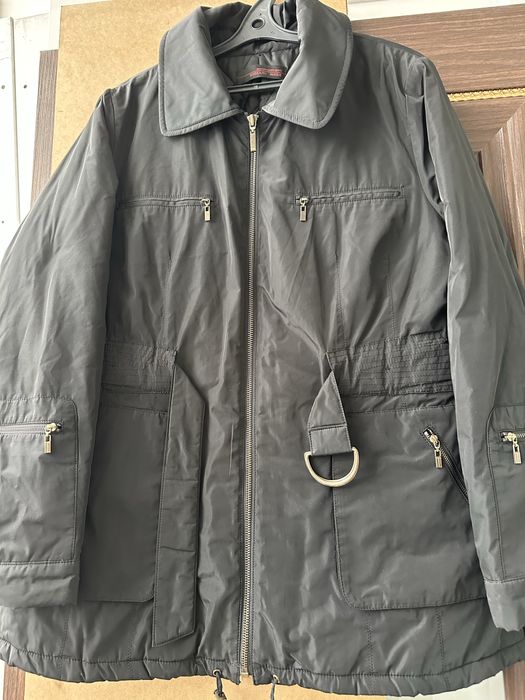 Продам женскую куртку