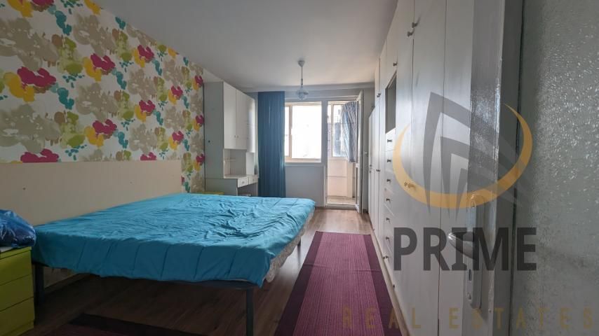 Дава се под наем Тристаен апартамент в Бургас, Център - 92 кв.м за 561 € - Снимка #11