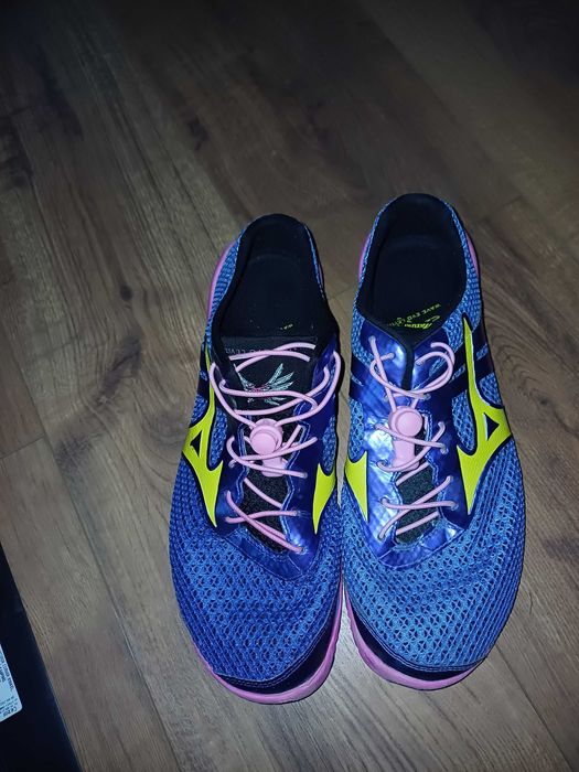 Маратонки Mizuno Wave Evo Levitas и Joma