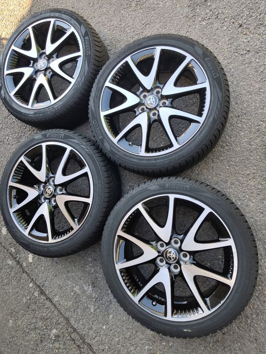 17" оригинални алуминиеви джанти за Toyota Yaris hybrid.