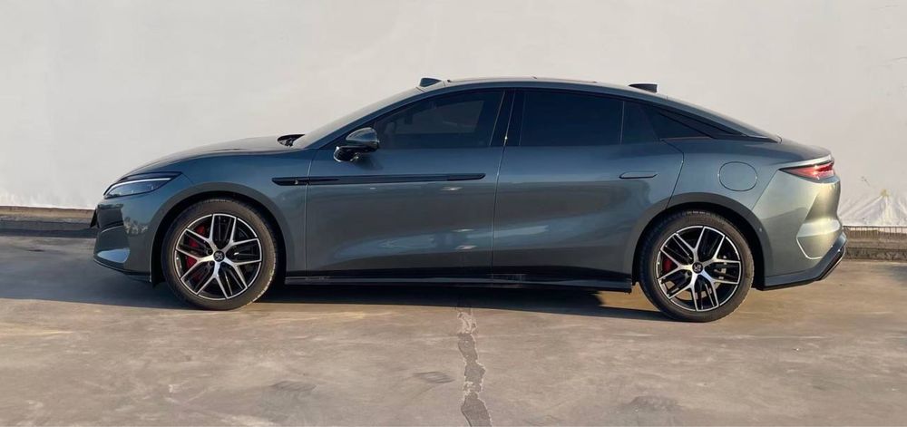 BYD Han L gibrid 2025