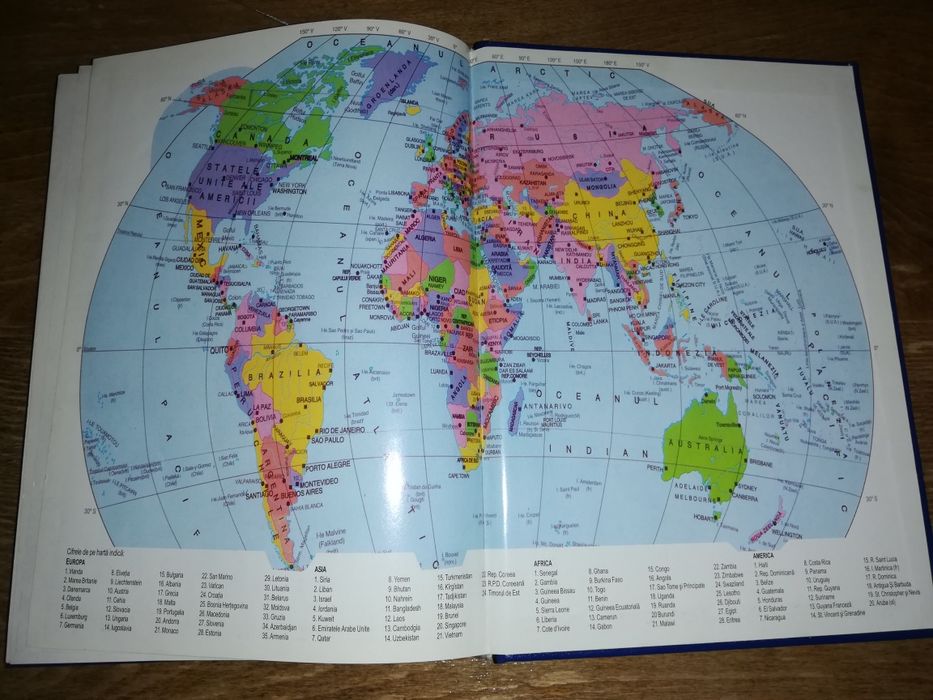 Album/clasor Lumea timbrelor