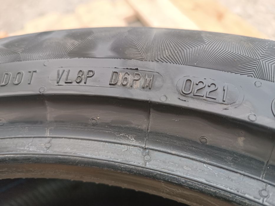 2бр. летни гуми 235/45/17 Continental